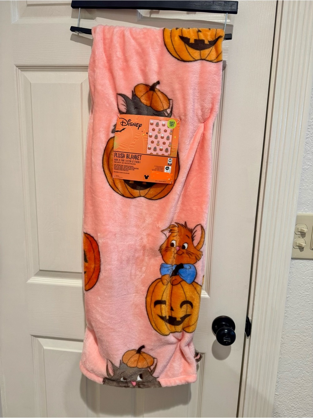 DISNEY THE ARISTOCRATS HALLOWEEN THROW